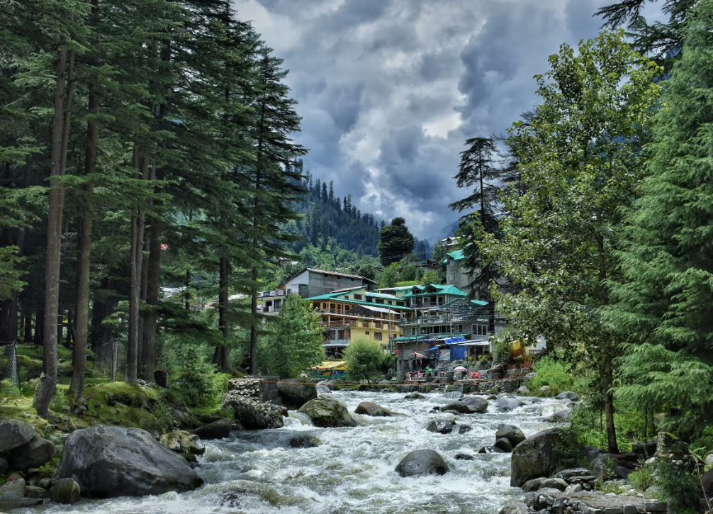 Snowy hills and forests in Manali – a popular tourist spot and one of the best places